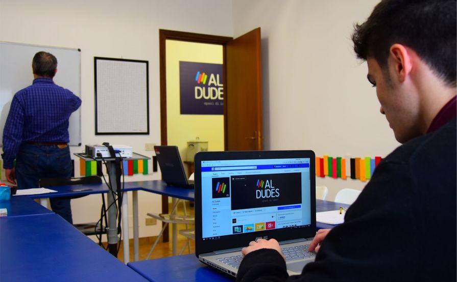 Sala Riunioni / Aula Corsi Sala Riunioni / Aula Corsi