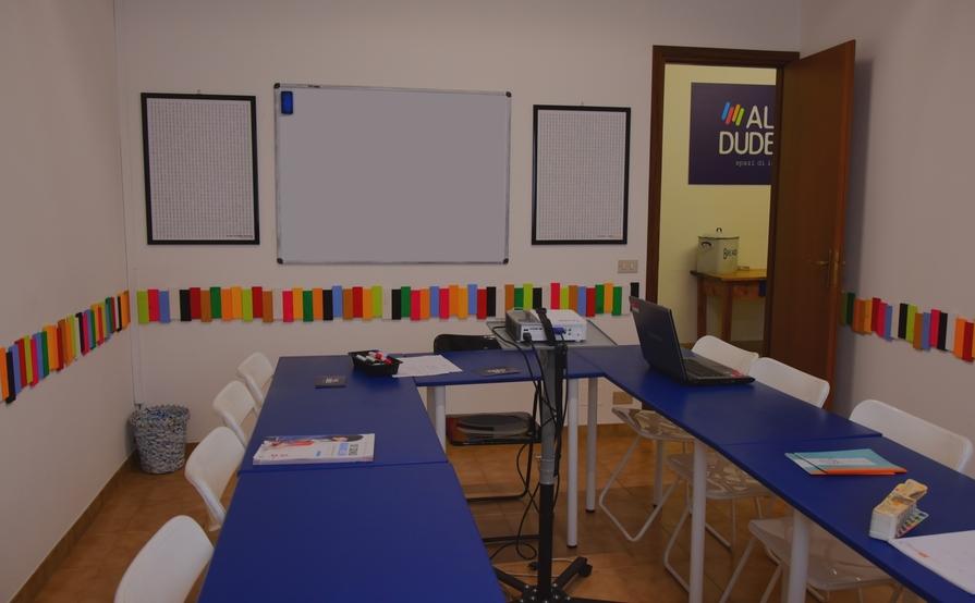 Sala Riunioni / Aula Corsi Sala Riunioni / Aula Corsi