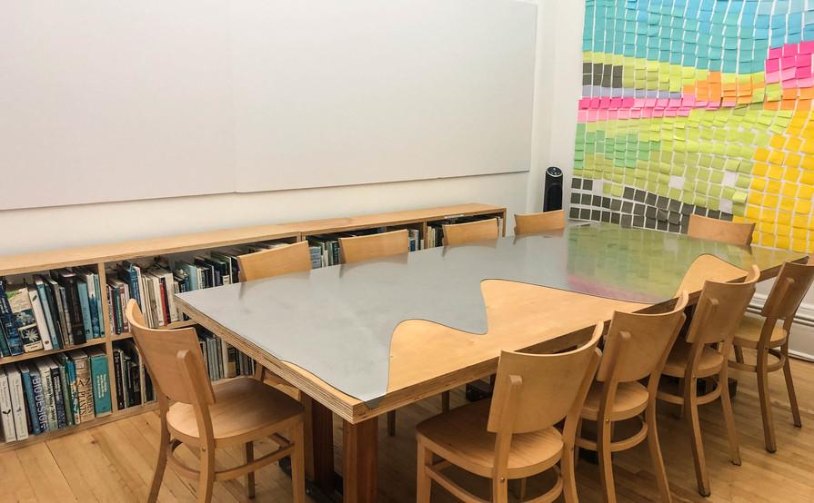 4 Desks in Open-Plan SoHo office 4 Desks in Open-Plan SoHo office