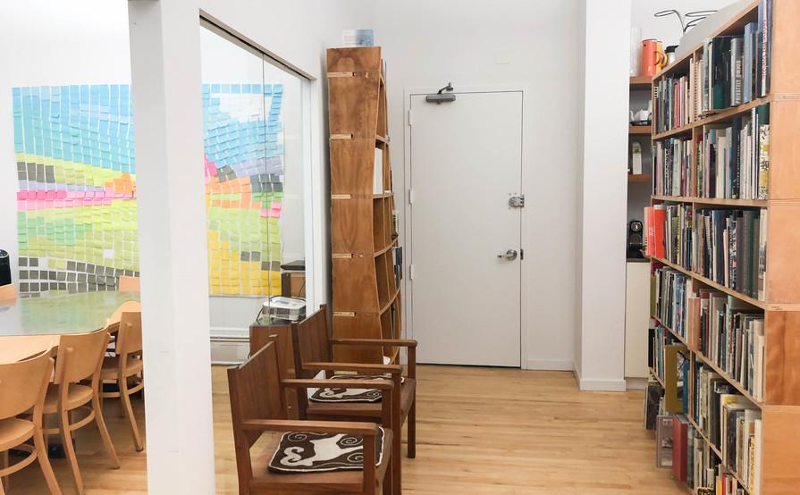 4 Desks in Open-Plan SoHo office 4 Desks in Open-Plan SoHo office