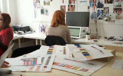 4 Desks available at Creative Blocks 4 Desks available at Creative Blocks