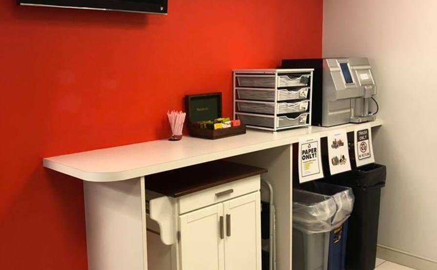 Desk with shared common area/kitchen/reception Desk with shared common area/kitchen/reception