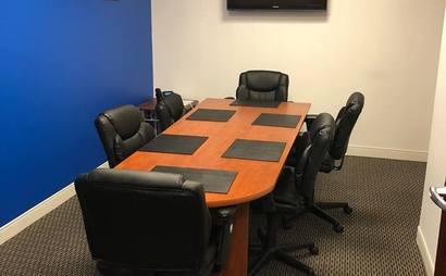 Desk with shared common area/kitchen/reception Desk with shared common area/kitchen/reception