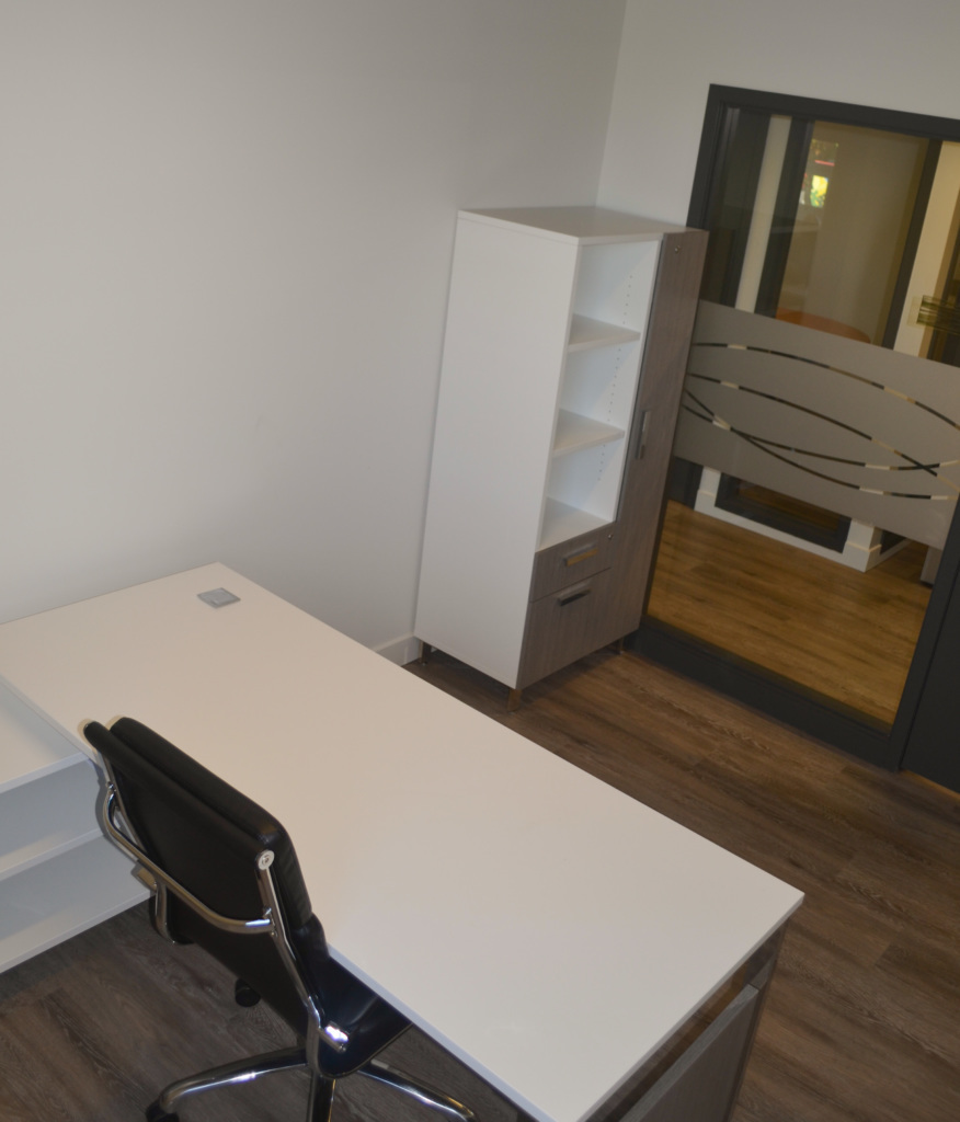 Fully Furnished Window Office For Lease