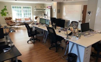 Open workspace office available Open workspace office available