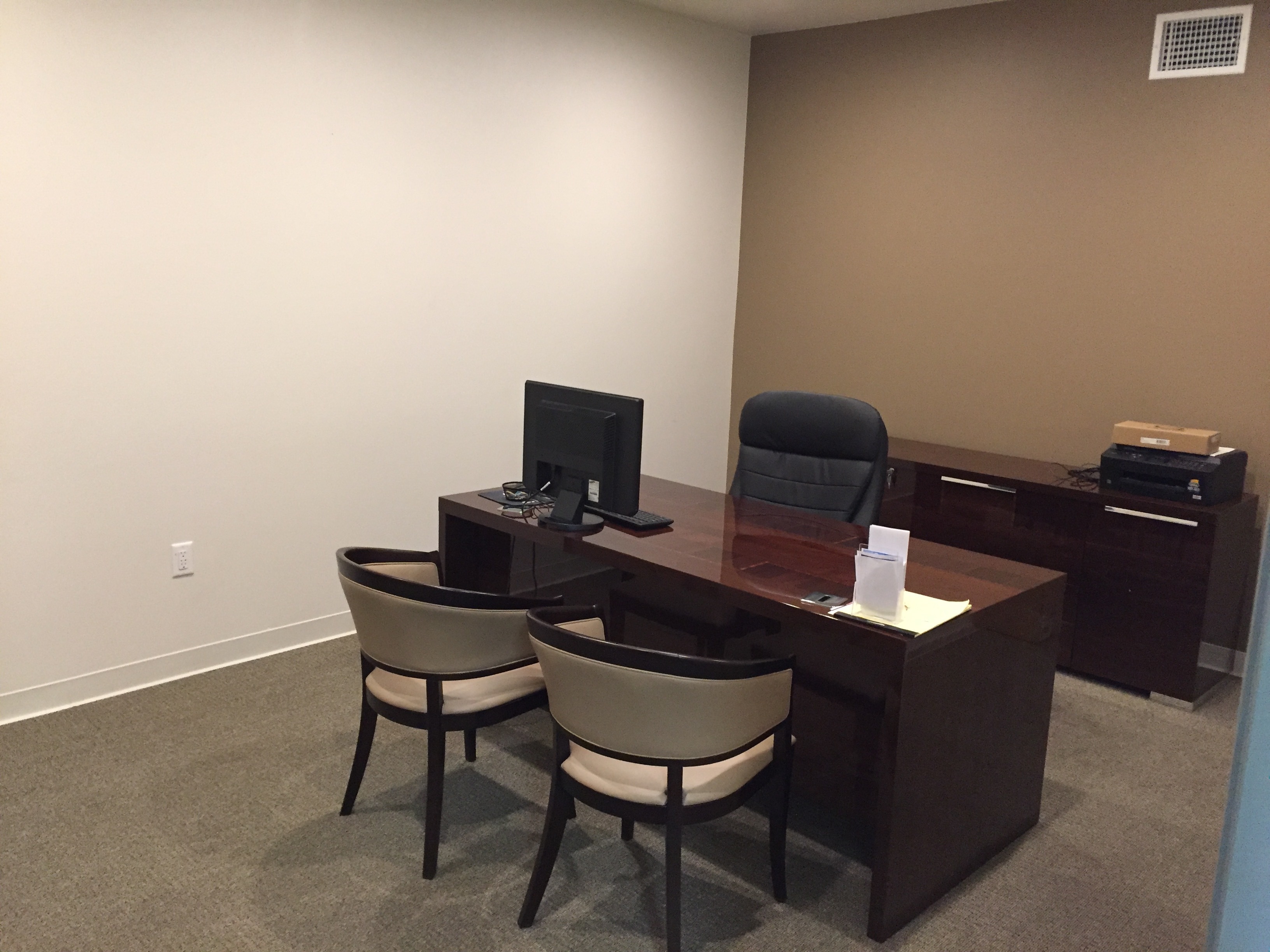 Office suites available in ideal Costa Mesa location
