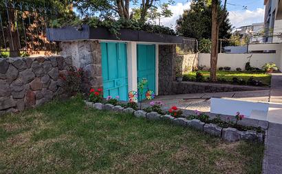 PLAY HOUSE PLAY HOUSE