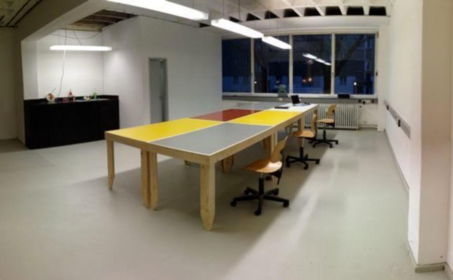 Desks available now in creative office space in Wedding