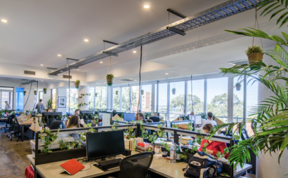 Hot Desk - Friendly & Flexible Hot Desk - Friendly & Flexible