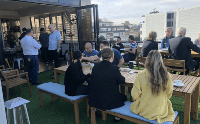 Hot Desk - Friendly & Flexible Hot Desk - Friendly & Flexible