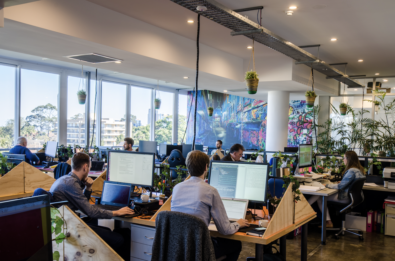 Dedicated Desk - Friendly & Flexible Dedicated Desk - Friendly & Flexible