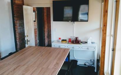 Sunshine Peak Meeting Room / Office Space Sunshine Peak Meeting Room / Office Space