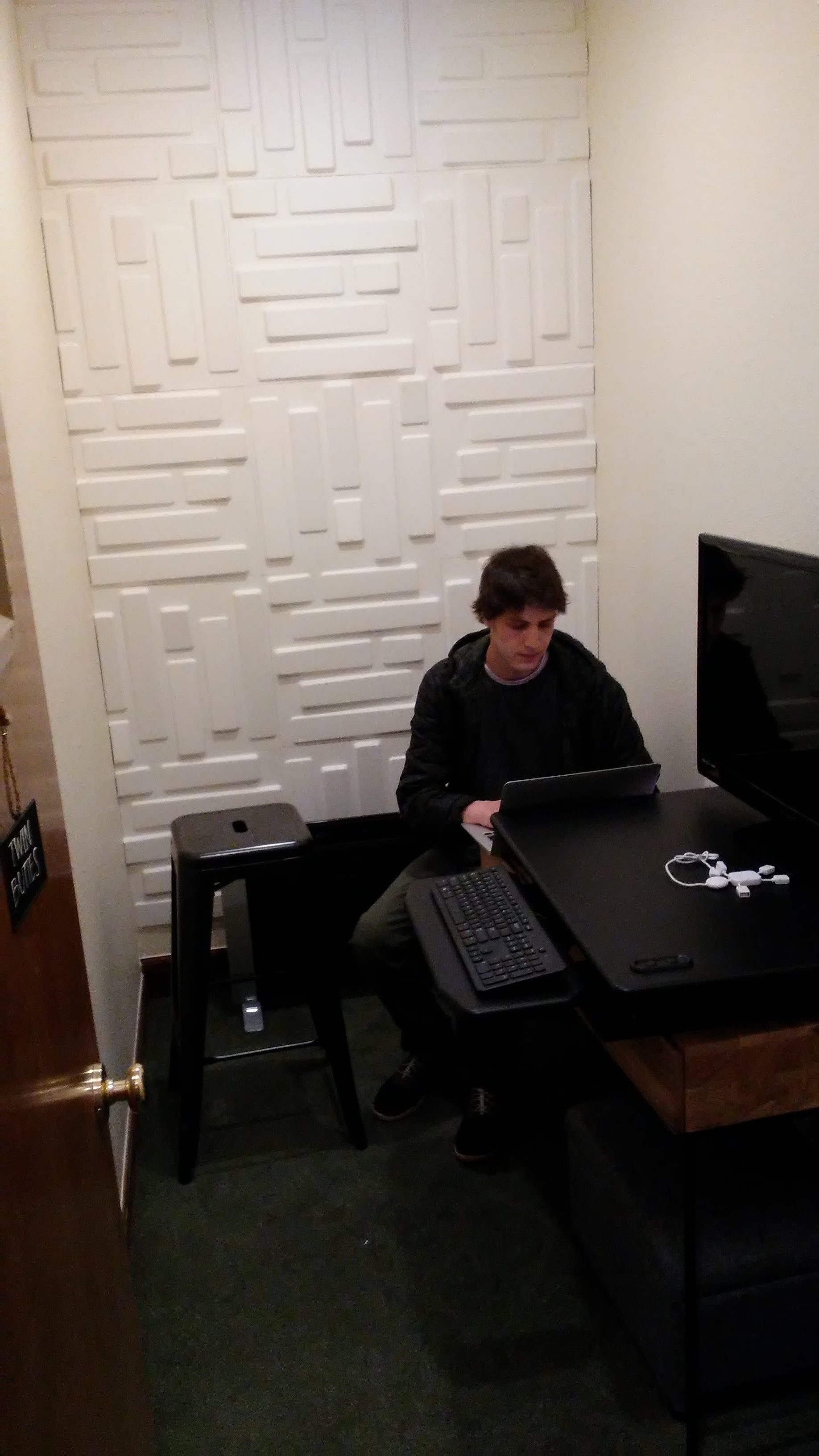 Twin Buttes Office Space / Meeting Room