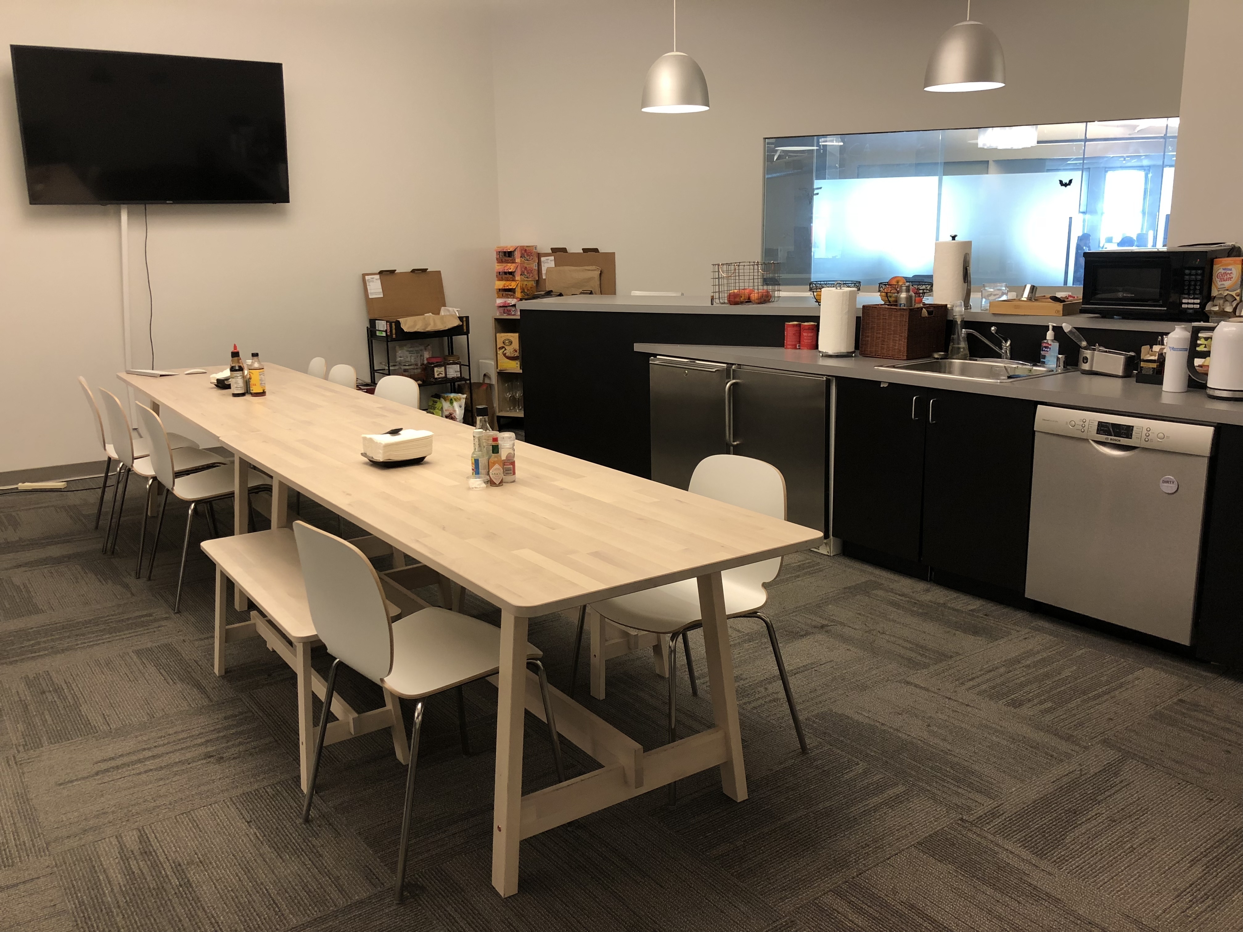 Furnished full-service office space