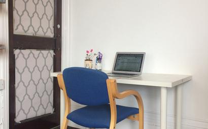 3 Bright Desk Spaces for Rent! 3 Bright Desk Spaces for Rent!