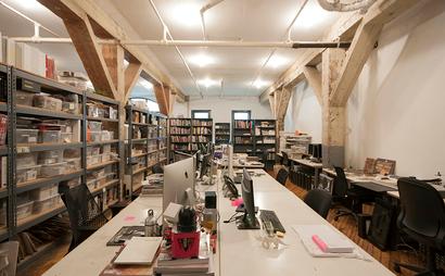 Oversized Dedicated Desks for Rent in Prime Williamsburg Oversized Dedicated Desks for Rent in Prime Williamsburg