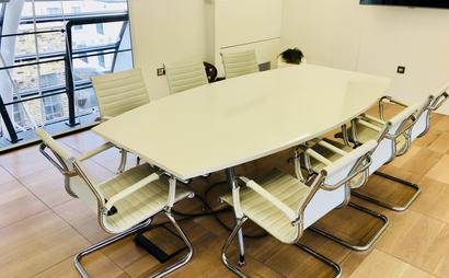 Clerkenwell office £250pm per desk. 1-4 desks