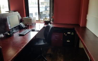 Spacious Dedicated Desk in Hollywood (Reduced price!) Spacious Dedicated Desk in Hollywood (Reduced price!)