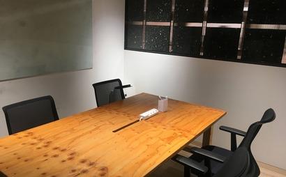 (~4 people) Meeting room C in central Tokyo (~4 people) Meeting room C in central Tokyo