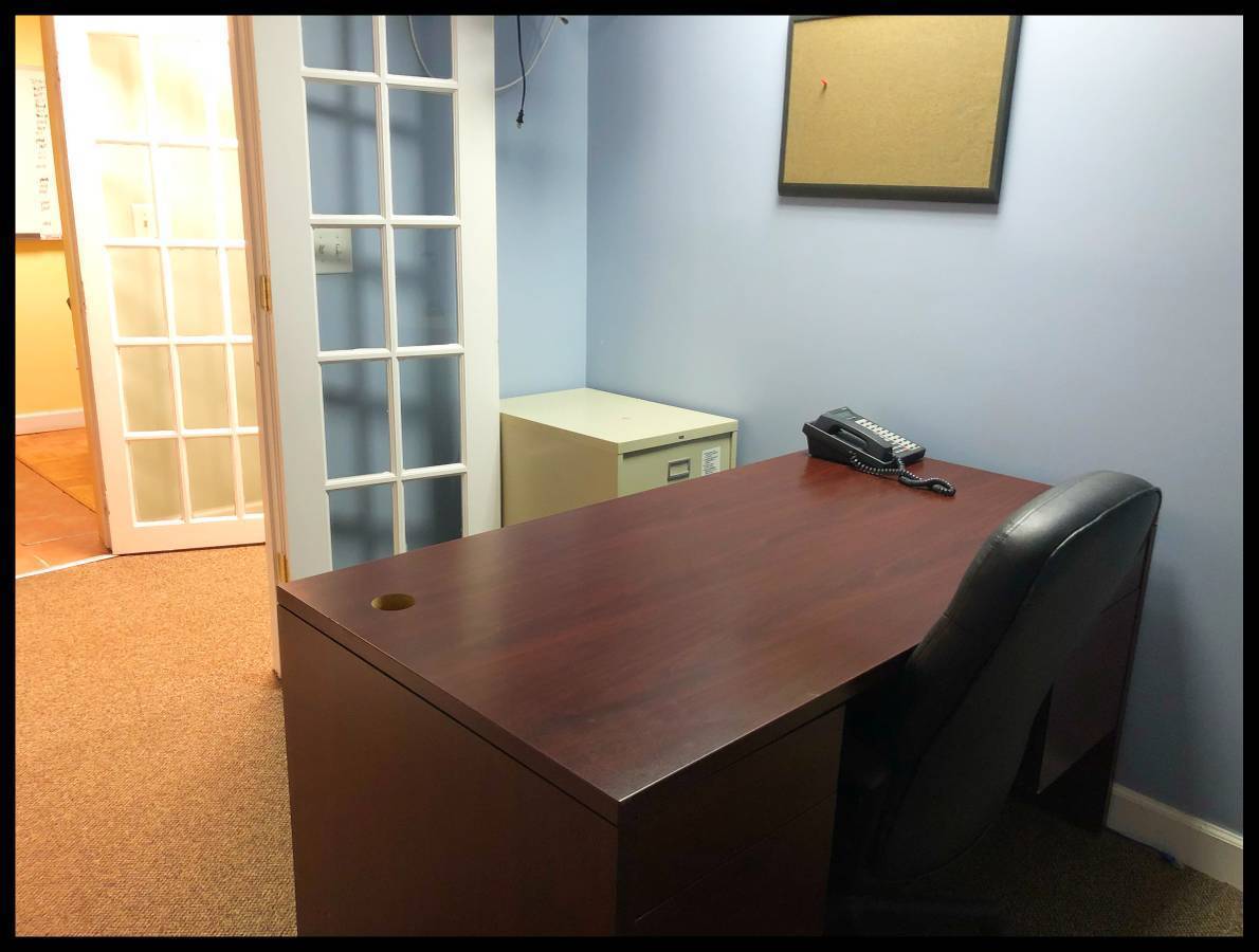 Private Office Space in North Shore with Conference Room Private Office Space in North Shore with Conference Room