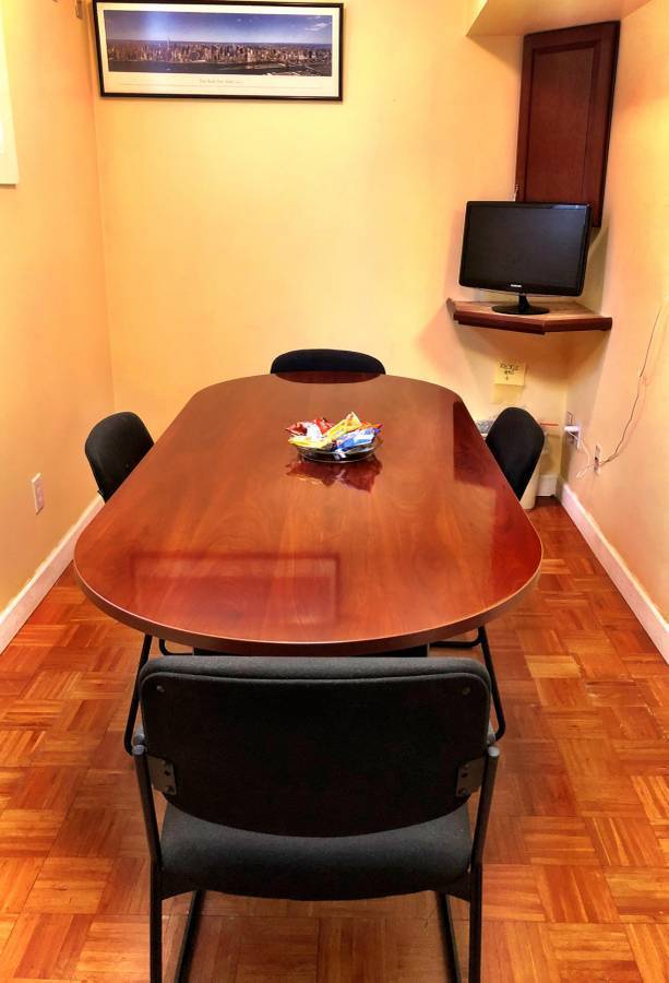 Private Office Space in North Shore with Conference Room Private Office Space in North Shore with Conference Room