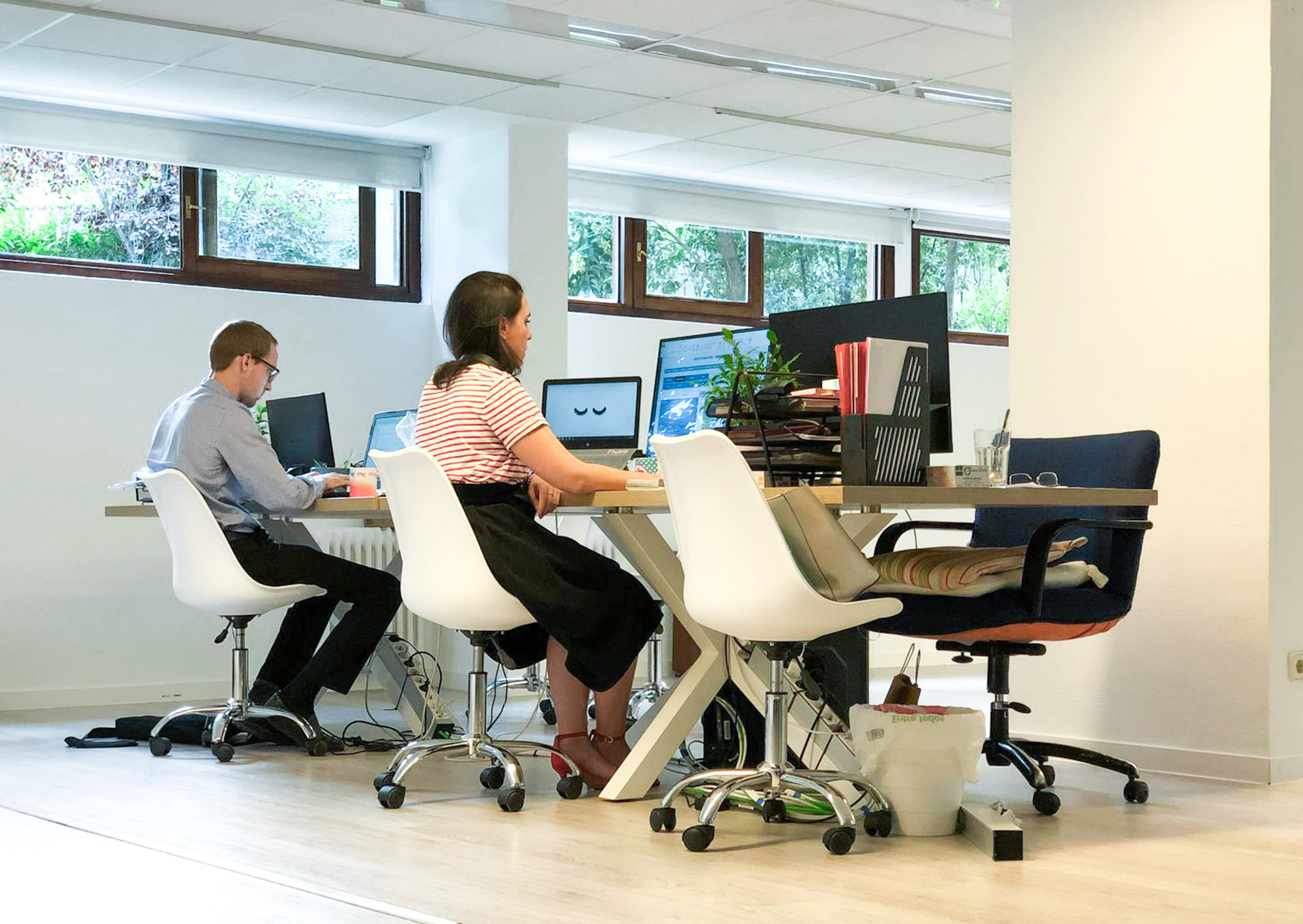 Oasis coworking - Puesto Fijo Oasis coworking - Puesto Fijo