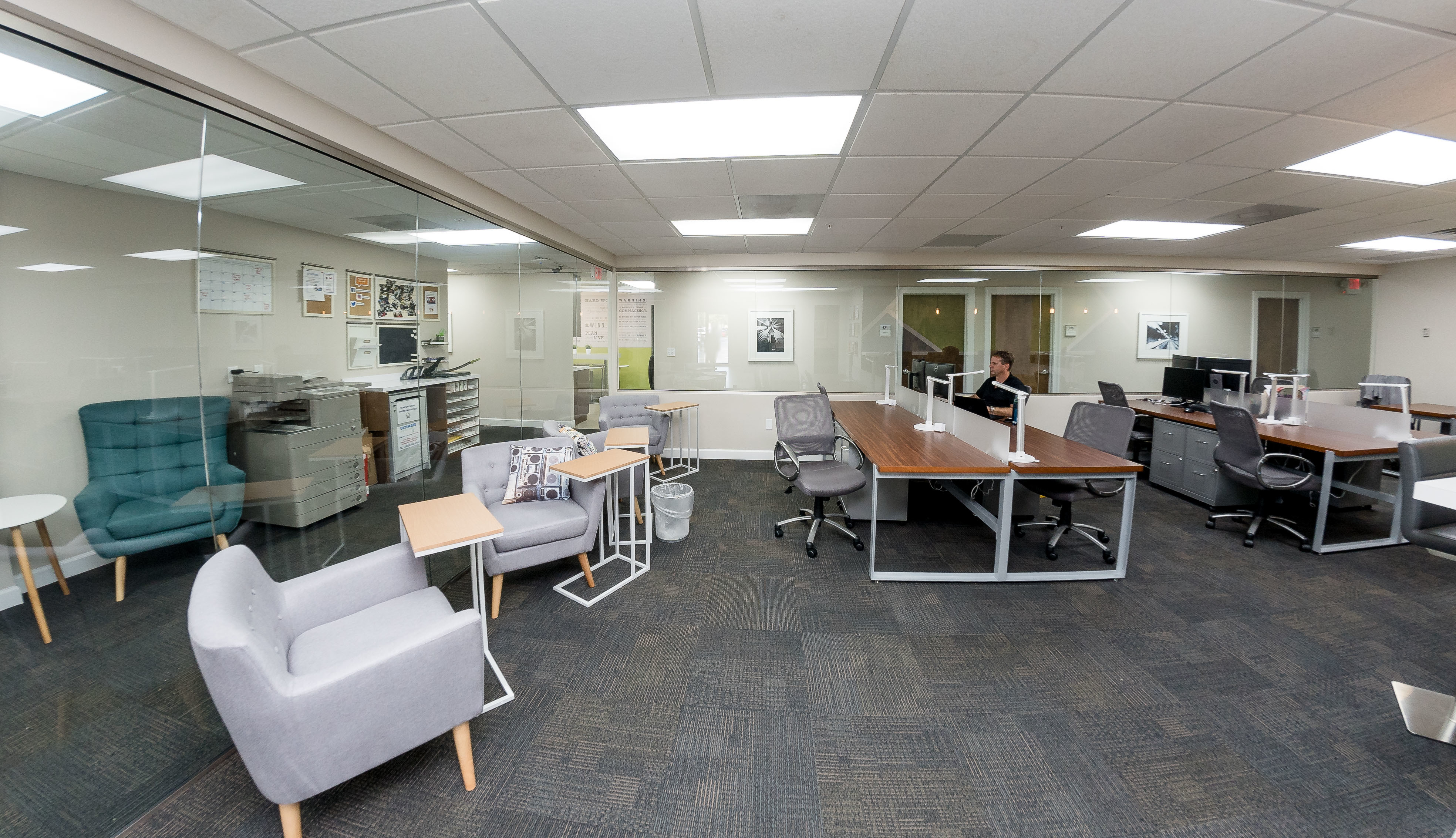 Dedicated Desk at Lakeside Executive Suites