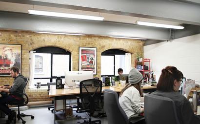 1 x Desk to rent in creative studio 1 x Desk to rent in creative studio