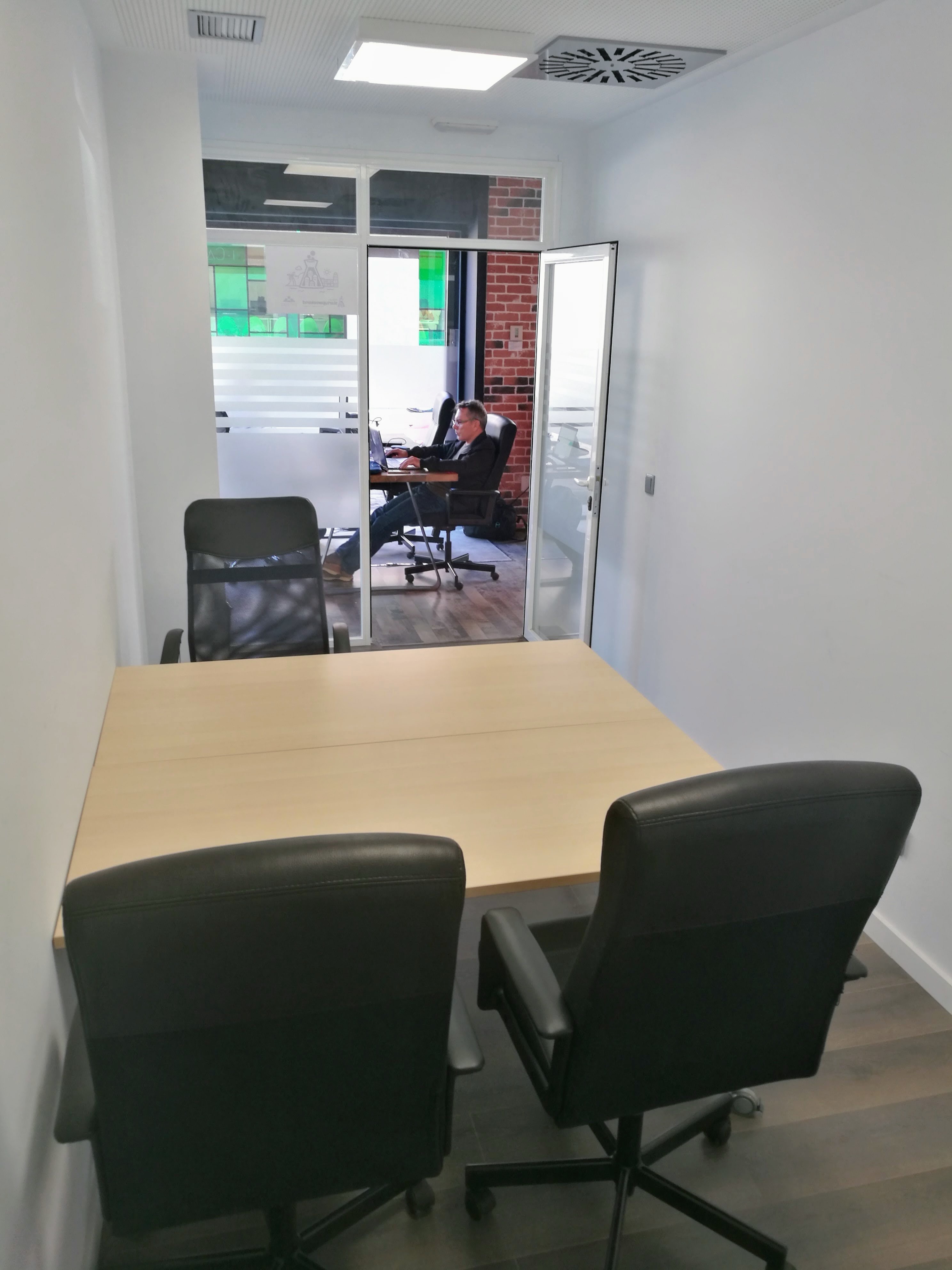 Innovation Campus - Senior Office