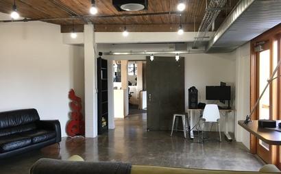 East side GRAYBOX office desk pod East side GRAYBOX office desk pod