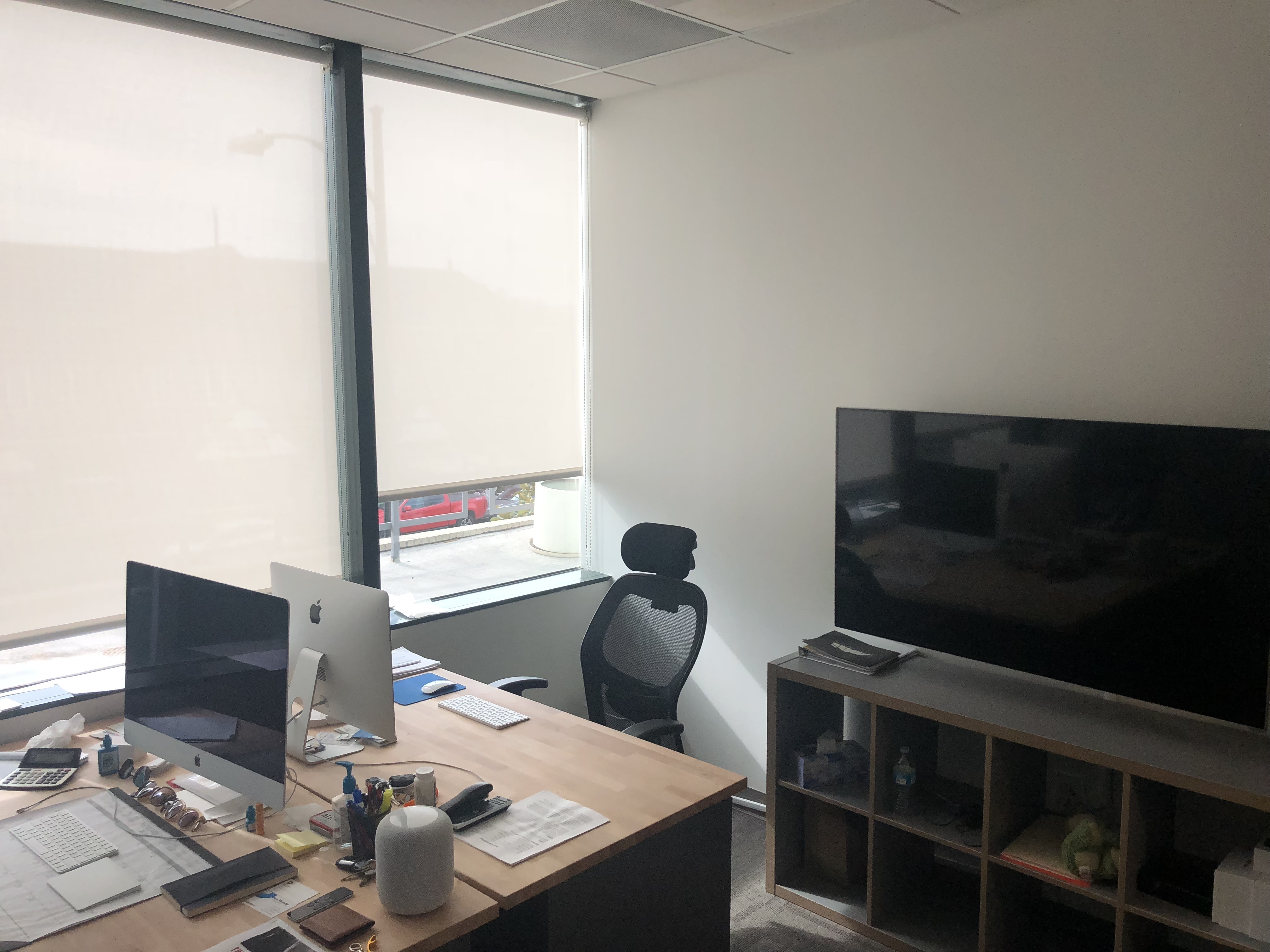 1 Private Office + 9 Dedicated Desks Available w/ Amenities 1 Private Office + 9 Dedicated Desks Available w/ Amenities