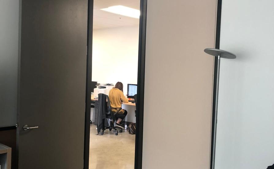 1 Private Office + 9 Dedicated Desks Available w/ Amenities 1 Private Office + 9 Dedicated Desks Available w/ Amenities