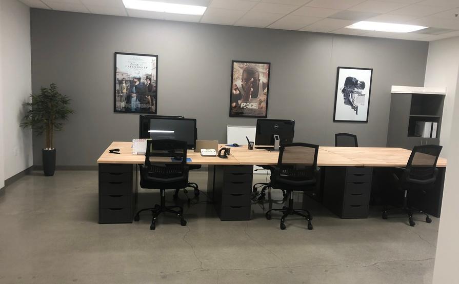 1 Private Office + 9 Dedicated Desks Available w/ Amenities 1 Private Office + 9 Dedicated Desks Available w/ Amenities