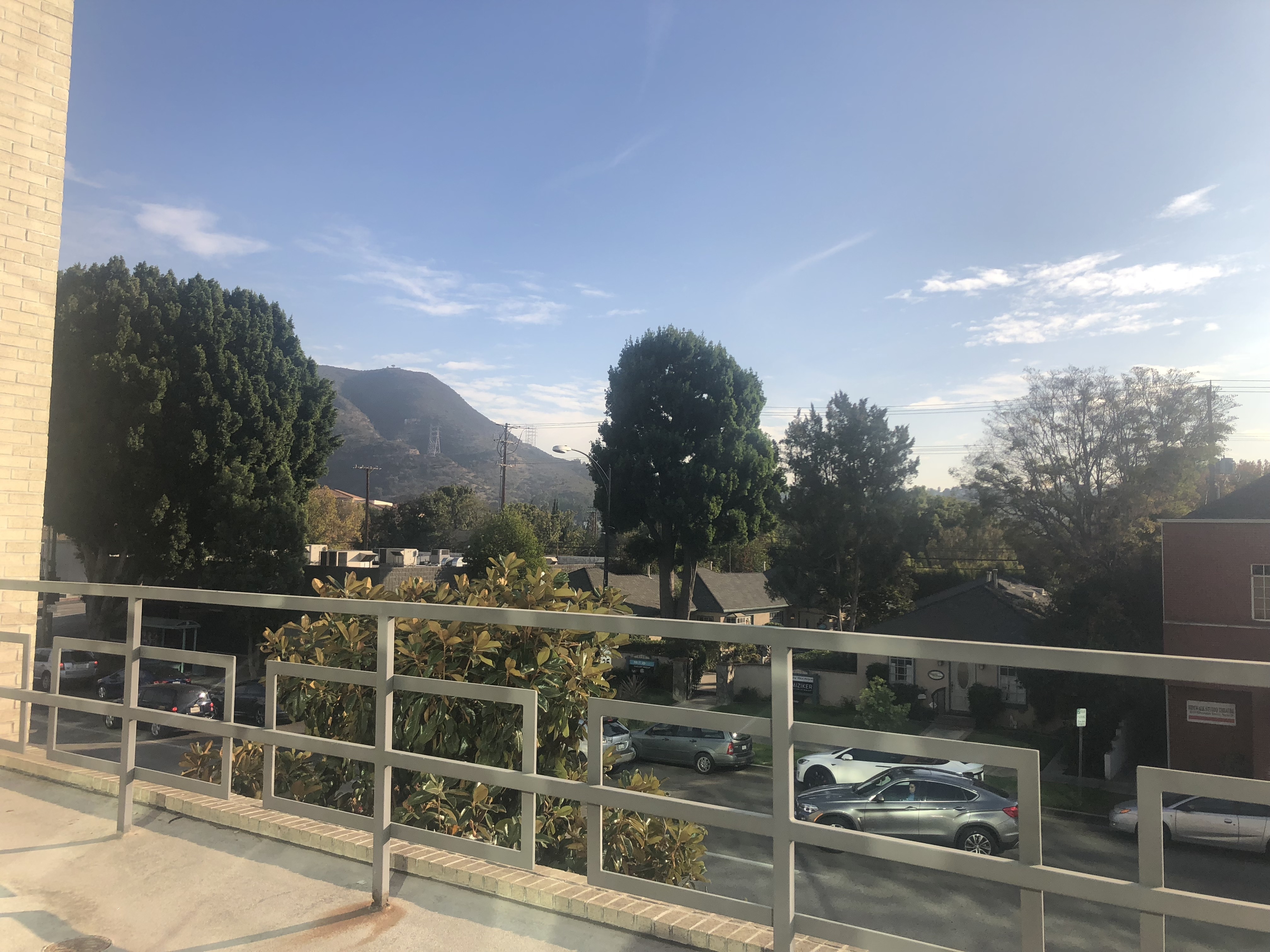 1 Private Office + 9 Dedicated Desks Available w/ Amenities 1 Private Office + 9 Dedicated Desks Available w/ Amenities