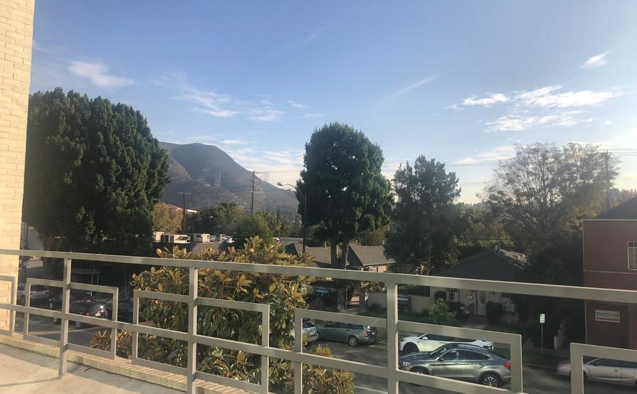 1 Private Office + 9 Dedicated Desks Available w/ Amenities 1 Private Office + 9 Dedicated Desks Available w/ Amenities