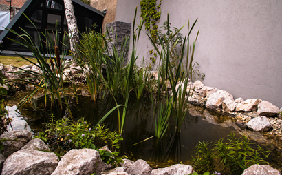 Flexible and Fixed Desk Flexible and Fixed Desk