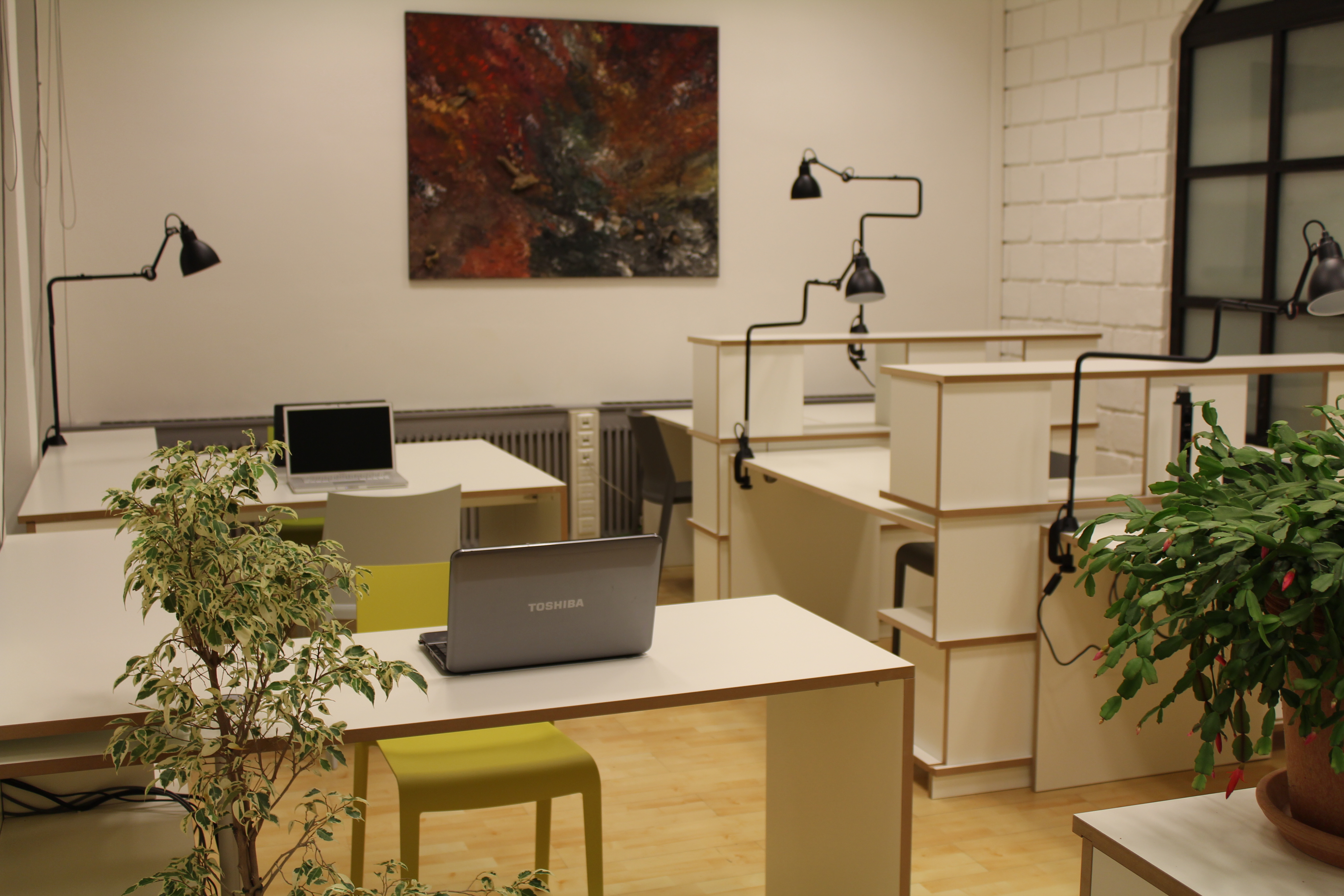 Flexible and Fixed Desk