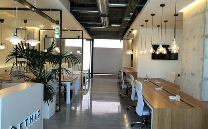 Work spaces available in brand new office located on the beautiful Barcelona beach-front Work spaces available in brand new office located on the beautiful Barcelona beach-front