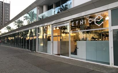 Work spaces available in brand new office located on the beautiful Barcelona beach-front Work spaces available in brand new office located on the beautiful Barcelona beach-front