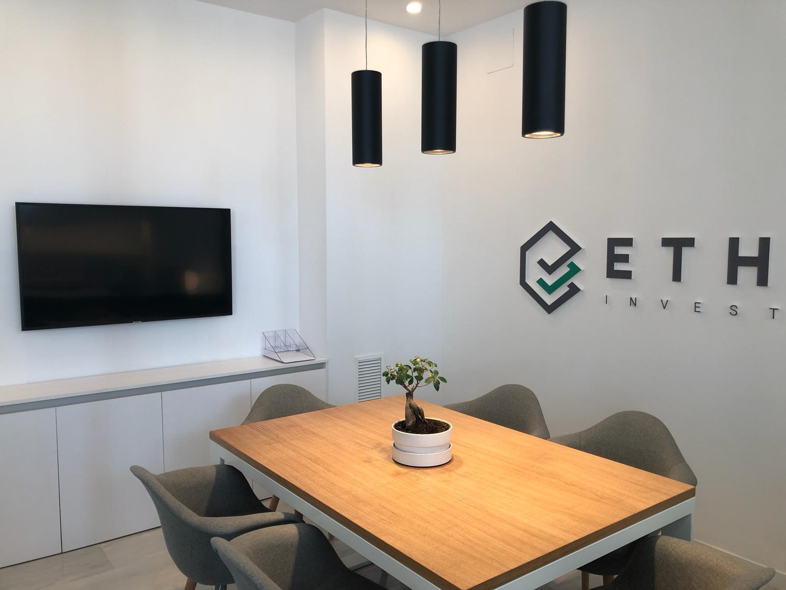Work spaces available in brand new office located on the beautiful Barcelona beach-front Work spaces available in brand new office located on the beautiful Barcelona beach-front