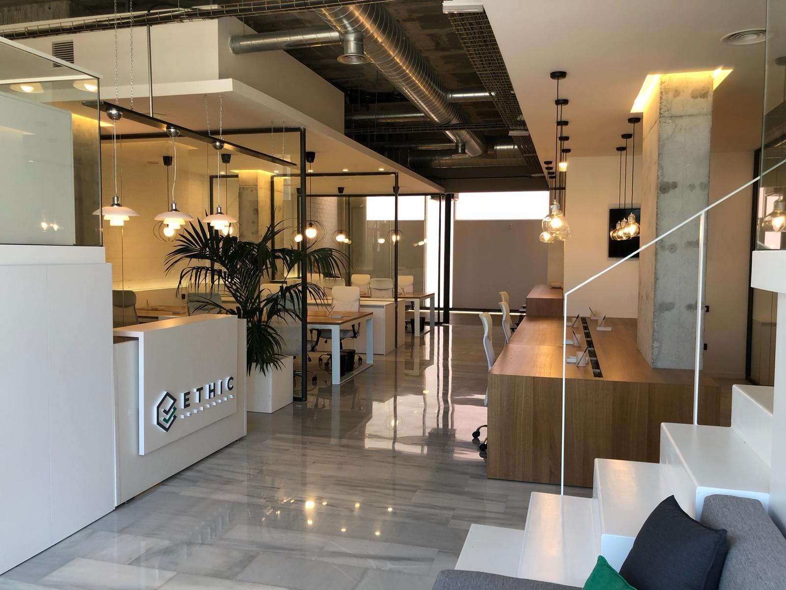 Work spaces available in brand new office located on the beautiful Barcelona beach-front Work spaces available in brand new office located on the beautiful Barcelona beach-front
