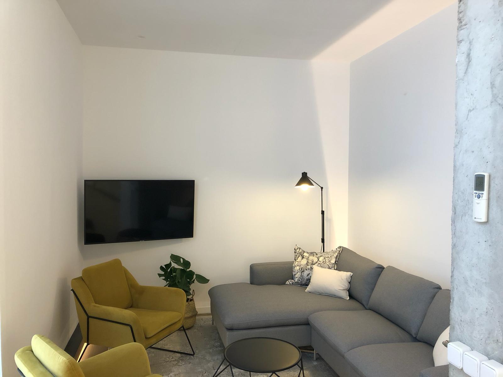 Work spaces available in brand new office located on the beautiful Barcelona beach-front Work spaces available in brand new office located on the beautiful Barcelona beach-front