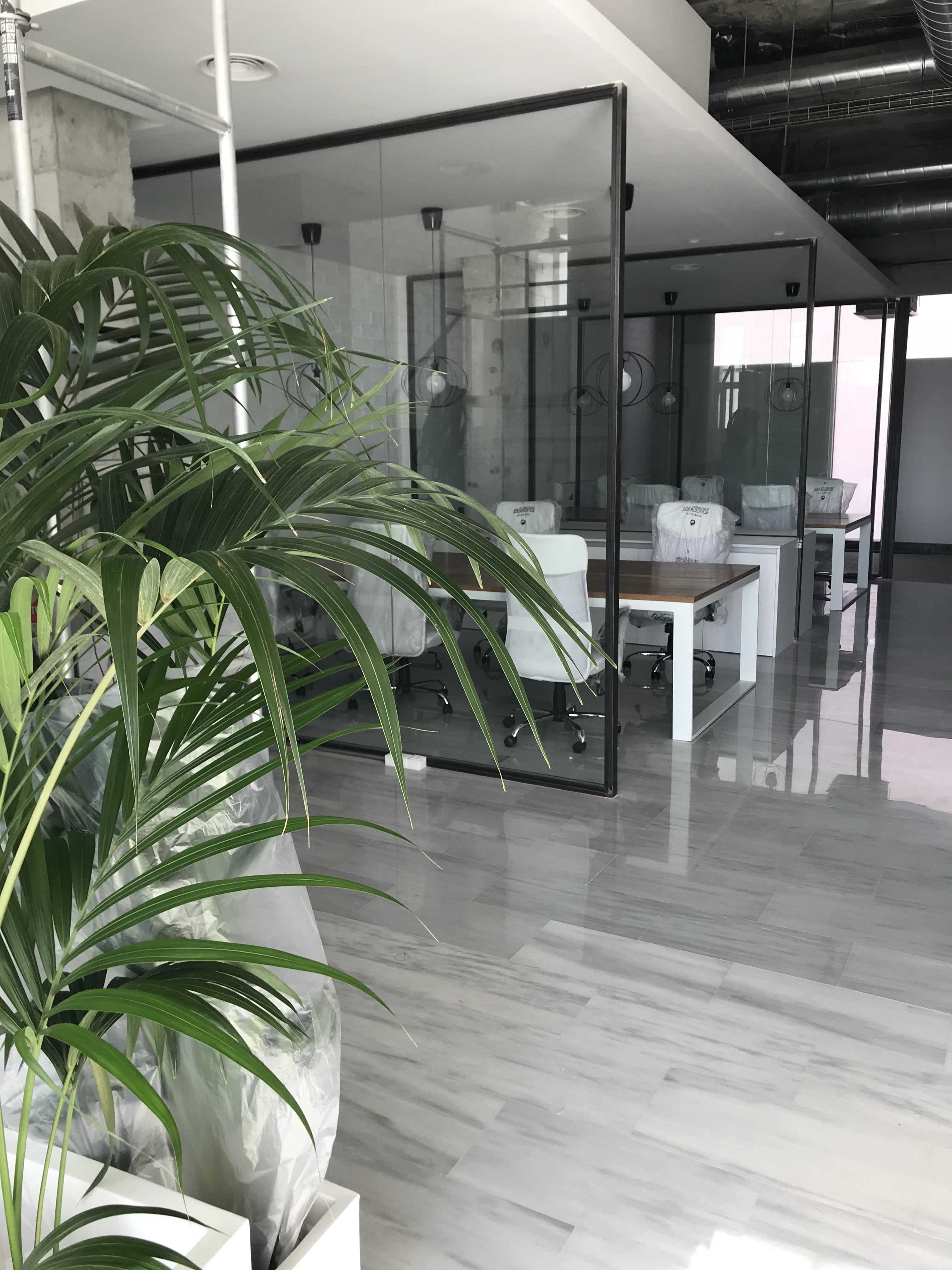 Work spaces available in brand new office located on the beautiful Barcelona beach-front Work spaces available in brand new office located on the beautiful Barcelona beach-front
