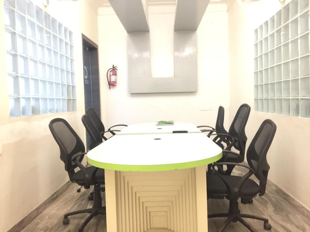 Conference Room/ Meeting Room