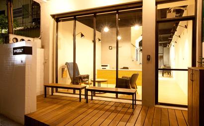 Shared desks Shared desks