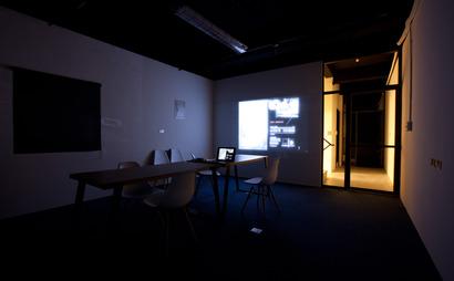 Shared desks Shared desks