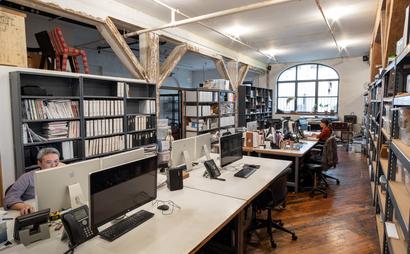 Oversized Dedicated Desks for Rent in Prime Williamsburg Oversized Dedicated Desks for Rent in Prime Williamsburg