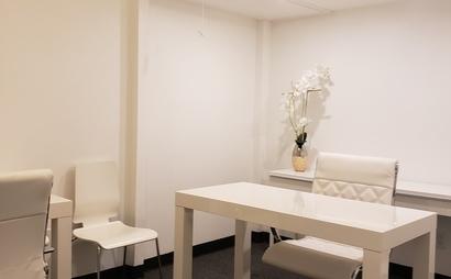LARGE INTERIOR OFFICE SPACE WITH STORAGE LOFT LARGE INTERIOR OFFICE SPACE WITH STORAGE LOFT