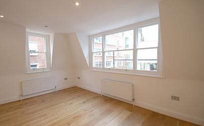 Dedicated office (6 desks) Dedicated office (6 desks)