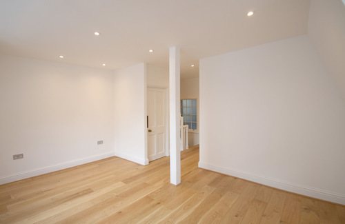 Dedicated office (6 desks)